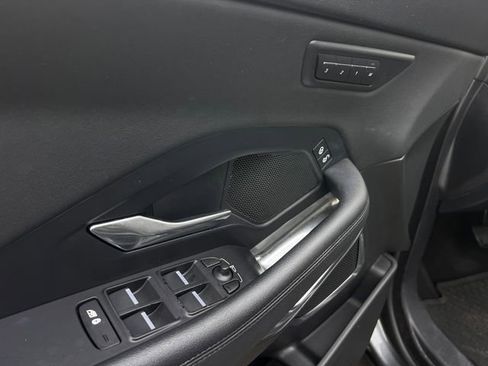 Used 2019 Jaguar E-PACE S image 13