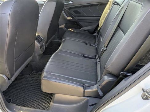 Used 2022 Volkswagen Tiguan SE R-Line image 20