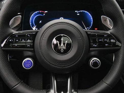 New 2025 Maserati Grecale GT image 32