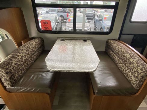 Used 2016 Ford E-450 and Econoline 450 Super Duty w/ Motorhome Prep Package image 10