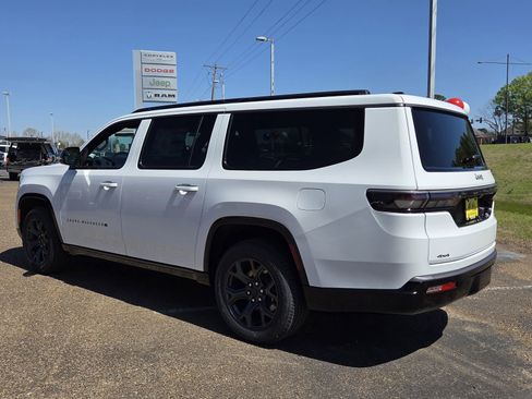 New 2026 Jeep Grand Wagoneer L Limited w/ Premium Group II AWD/4WD image 3