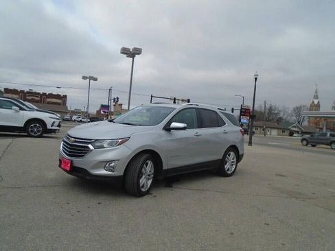 Used 2019 Chevrolet Equinox Premier image 3