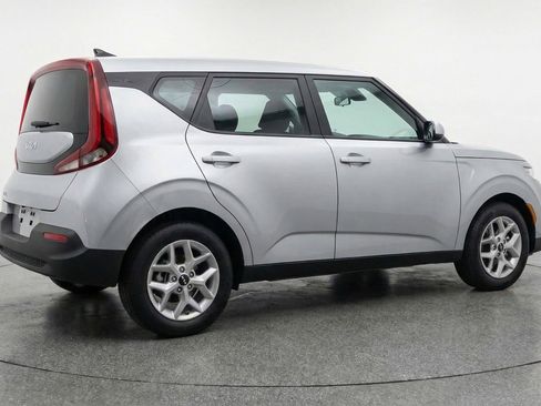 Used 2025 Kia Soul LX w/ LX Technology Package image 9