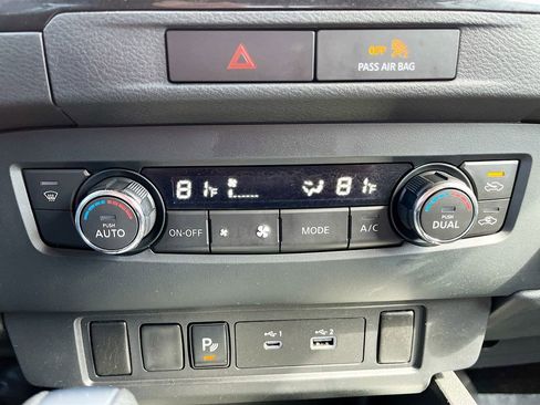 Used 2022 Nissan Frontier SV w/ Technology Package image 15