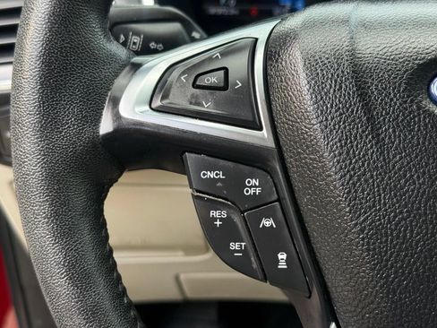 Used 2020 Ford Edge Titanium FWD image 38