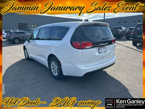 New 2026 Chrysler Voyager LX image 5