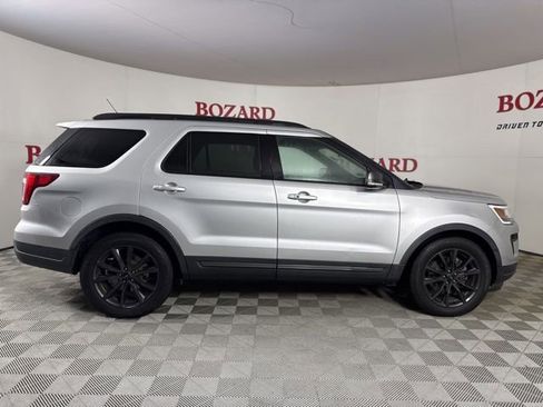 Used 2019 Ford Explorer XLT w/ Equipment Group 202A image 9