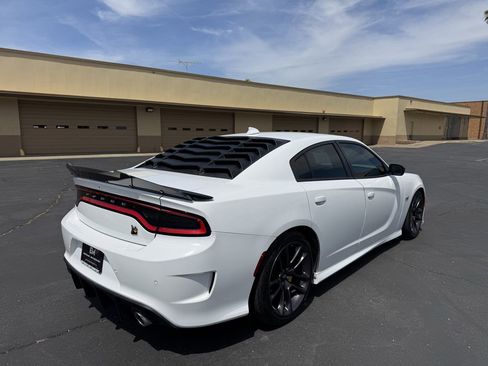 Used 2019 Dodge Charger Scat Pack w/ Technology Group RWD image 7
