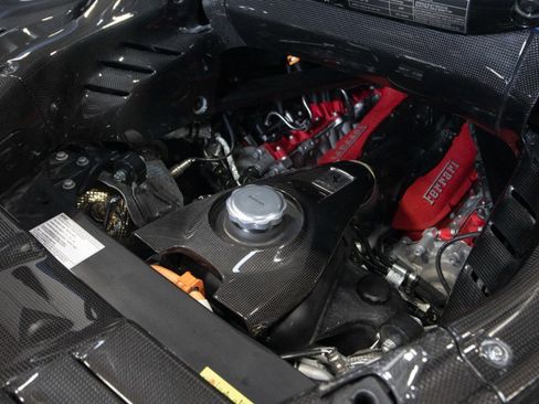 Used 2024 Ferrari SF90 Spider image 84