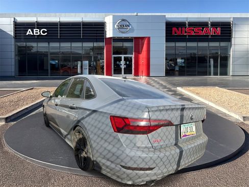 Used 2020 Volkswagen Jetta GLI image 5