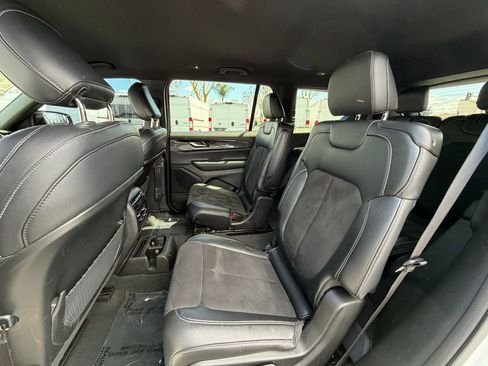 Used 2023 Jeep Grand Cherokee L Laredo AWD/4WD image 30