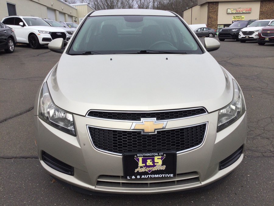 Used 2013 Chevrolet Cruze Eco w/ Enhanced Safety Package FWD image 3