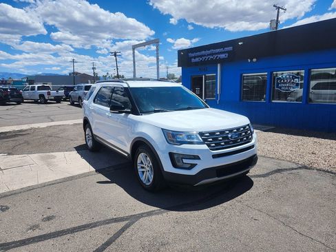 Used 2017 Ford Explorer XLT FWD image 9