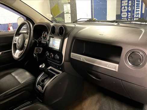 Used 2017 Jeep Compass Latitude AWD/4WD image 13