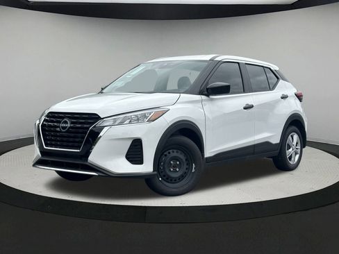 New 2025 Nissan Kicks Play S image 1