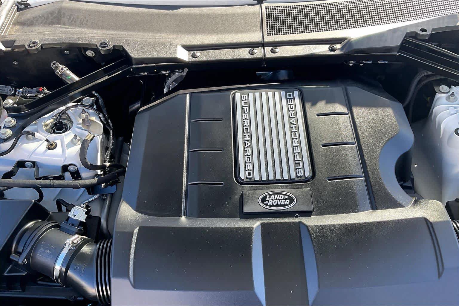 Used 2025 Land Rover Defender 110 V8 AWD/4WD image 29