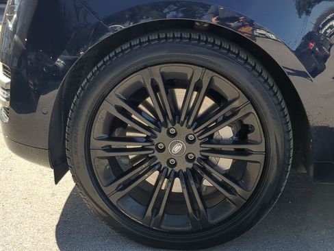 Used 2023 Land Rover Range Rover Long Wheelbase SE image 9