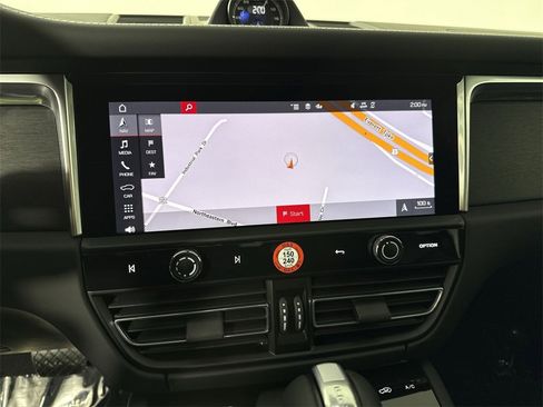 Certified 2025 Porsche Macan GTS image 27