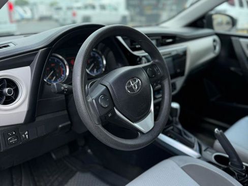Used 2017 Toyota Corolla LE FWD image 7