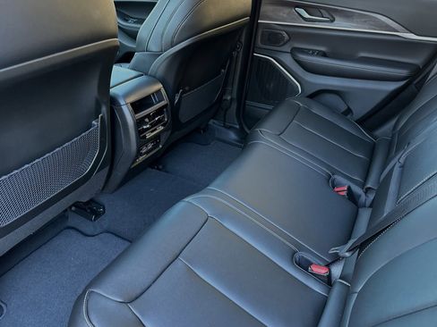 New 2024 Jeep Grand Cherokee Limited 4xe image 11