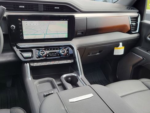 New 2025 GMC Sierra 2500 Denali w/ Denali Reserve Package image 34