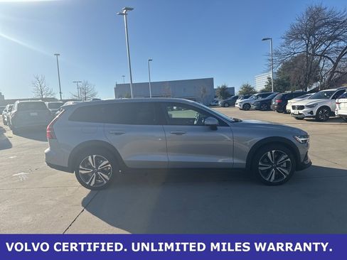 Certified 2025 Volvo V60 B5 Cross Country Plus image 4
