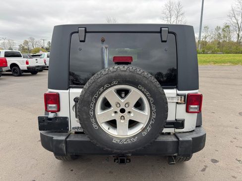 Used 2007 Jeep Wrangler Unlimited X w/ Dual Top Group AWD/4WD image 4
