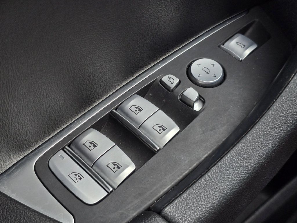 Used 2024 BMW X3 sDrive30i w/ Convenience Package RWD image 30