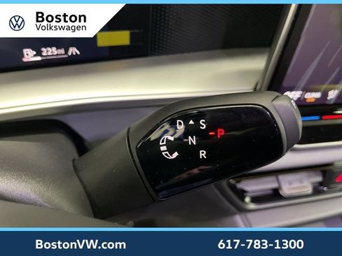 New 2026 Volkswagen Tiguan SE R-Line image 18