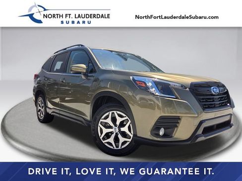 Certified 2023 Subaru Forester Premium AWD/4WD image 1