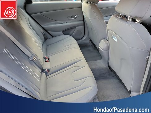 Used 2023 Hyundai Elantra SEL w/ Convenience Package image 24