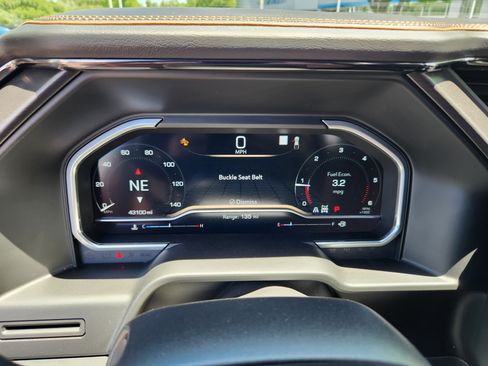 Used 2023 GMC Sierra 1500 AT4 w/ AT4 Preferred Package AWD/4WD image 9