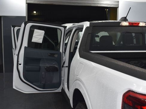 New 2025 Ford Maverick Lariat w/ Black Appearance Package image 32