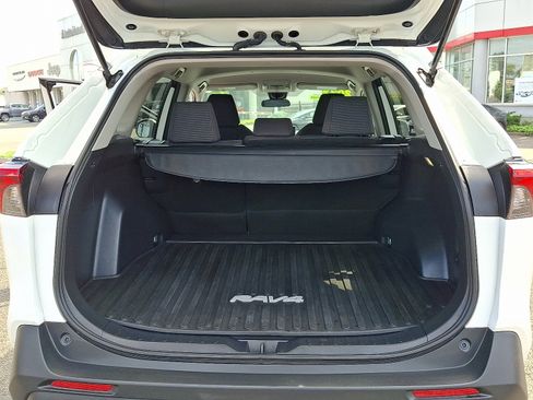 Certified 2022 Toyota RAV4 LE image 29