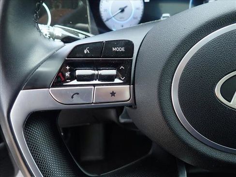 Used 2025 Hyundai Elantra SEL FWD image 12