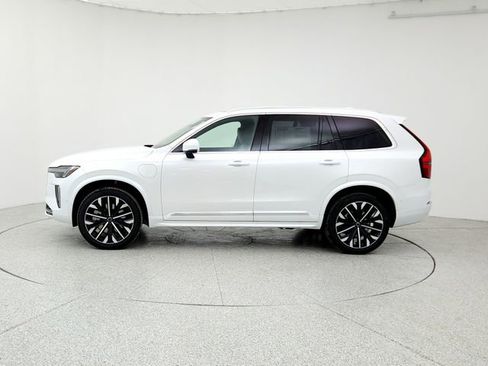 New 2026 Volvo XC90 T8 Plus image 8