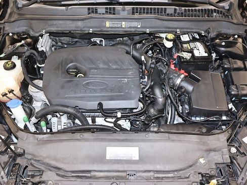 Certified 2017 Ford Fusion SE w/ Fusion SE Technology Package image 40