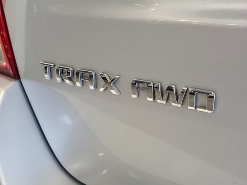 Used 2019 Chevrolet Trax LT w/ LT Convenience Package AWD/4WD image 5