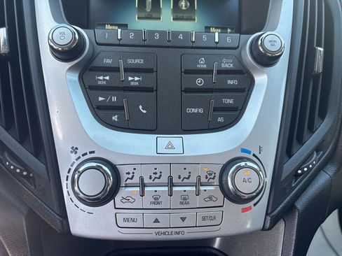 Used 2017 Chevrolet Equinox LS FWD image 25