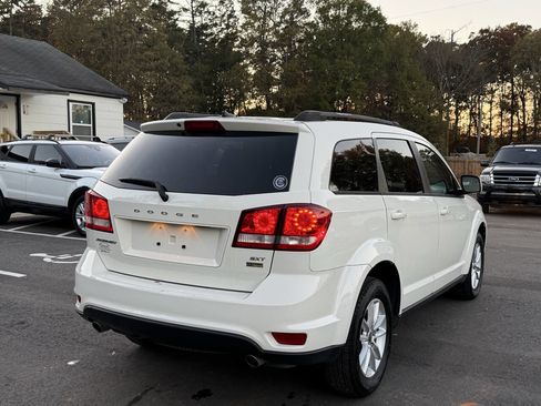 Used 2017 Dodge Journey SXT w/ Comfort/Convenience Group image 7