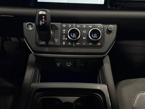 Used 2020 Land Rover Defender 110 S AWD/4WD image 3