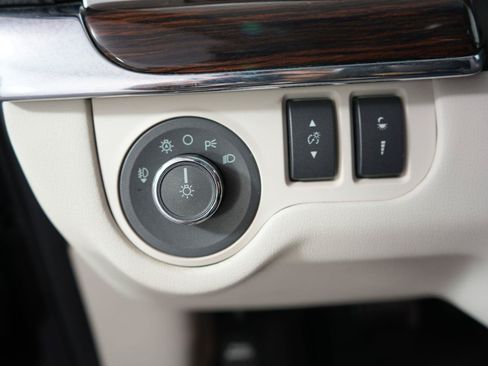 Used 2011 Lincoln MKS FWD image 21
