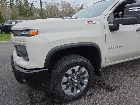 New 2026 Chevrolet Silverado 2500 Custom w/ Custom Convenience Package AWD/4WD image 20