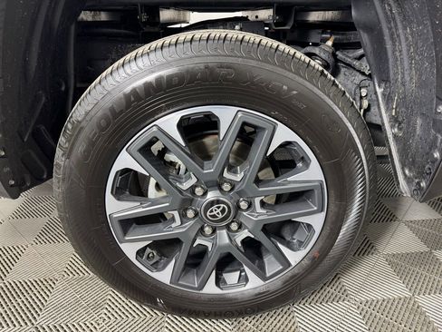 Used 2025 Toyota Tundra Limited image 31