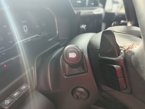 Used 2024 GMC Sierra 1500 AT4 w/ Technology Package image 41