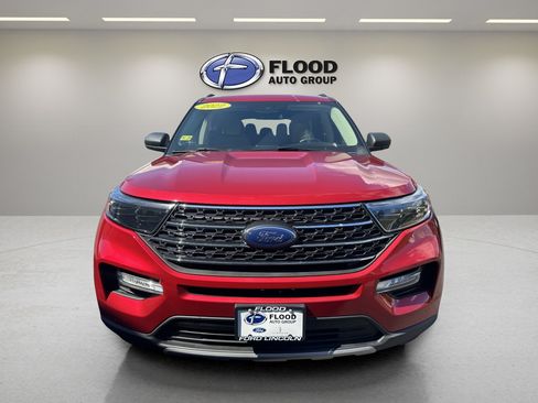 Certified 2022 Ford Explorer XLT w/ Equipment Group 202A AWD/4WD image 2