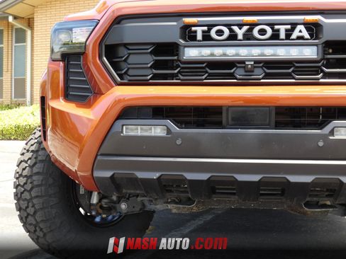 Used 2025 Toyota Tacoma TRD Sport w/ TRD Sport Premium Package AWD/4WD image 20
