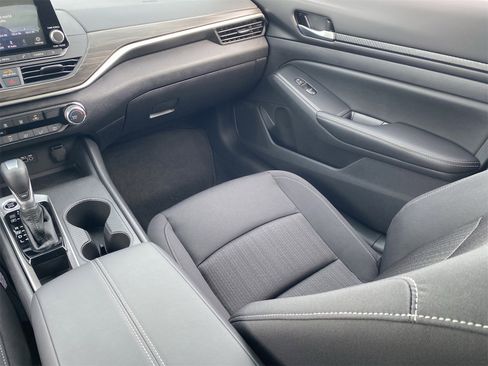 New 2025 Nissan Altima 2.5 SV image 17