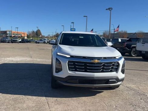 New 2026 Chevrolet Equinox LT image 3