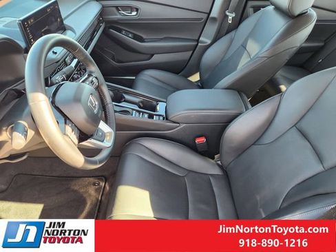 Used 2025 Honda Accord Touring image 13